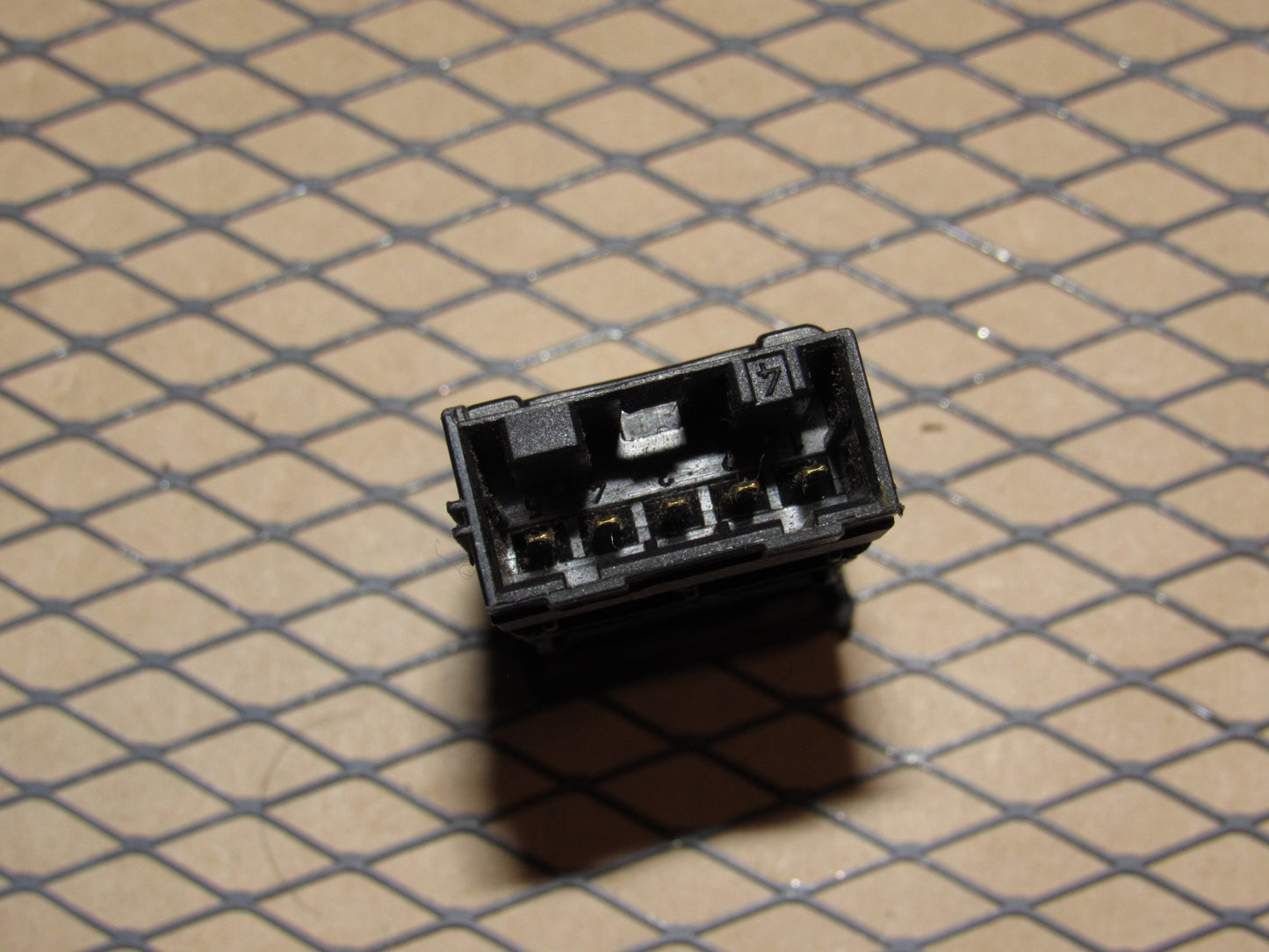 03 04 Land Rover Discovery OEM Rear Defroster Switch