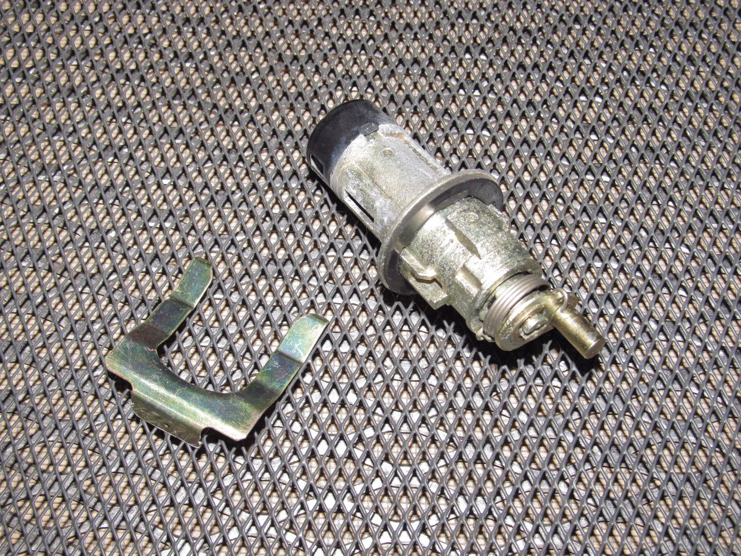 94 95 96 97 Mitsubishi 3000GT OEM Door Cylinder Lock Tumbler - Left