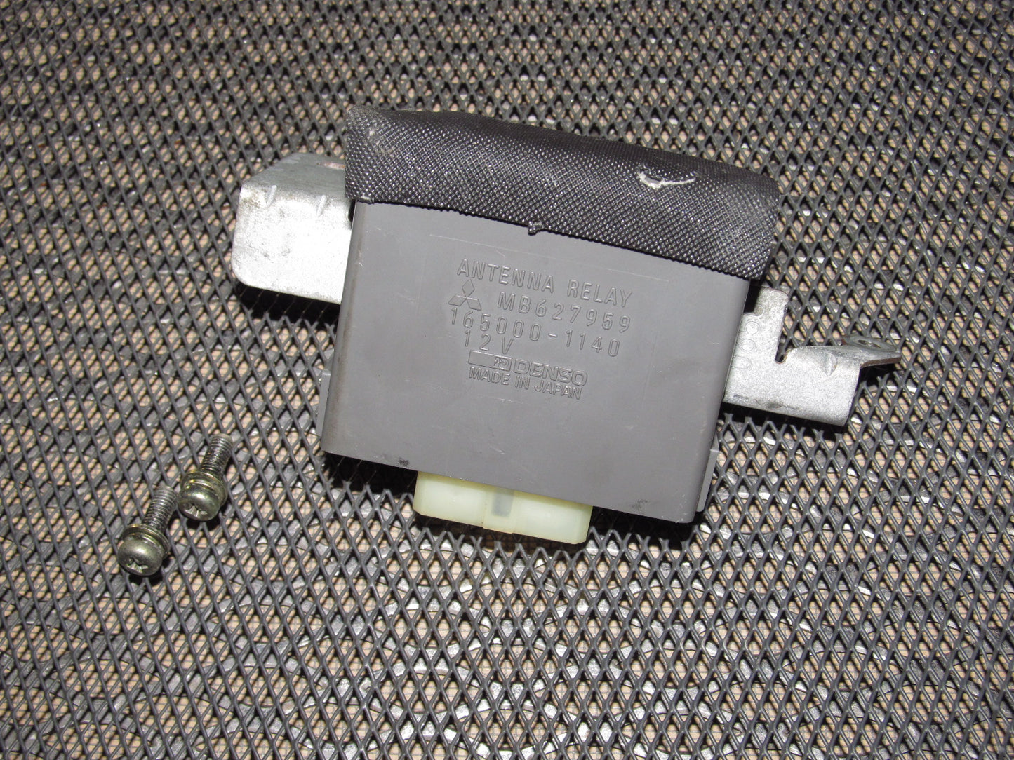 94 95 96 97 Mitsubishi 3000GT OEM Antenna Relay