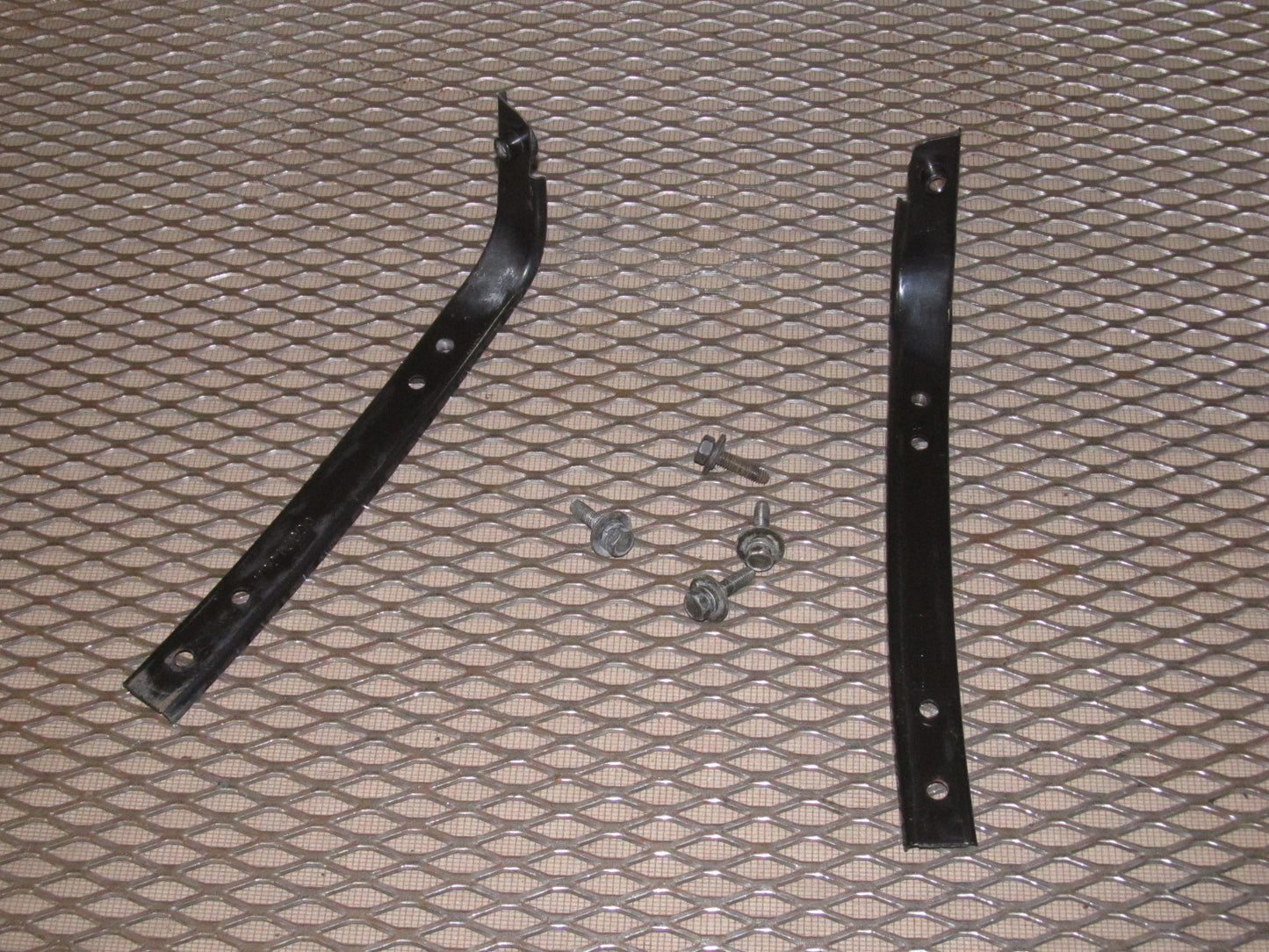 97 98 99 Mitsubishi Eclipse Convertible OEM Rear Bumper Cover Side Mounting Gasket Plate