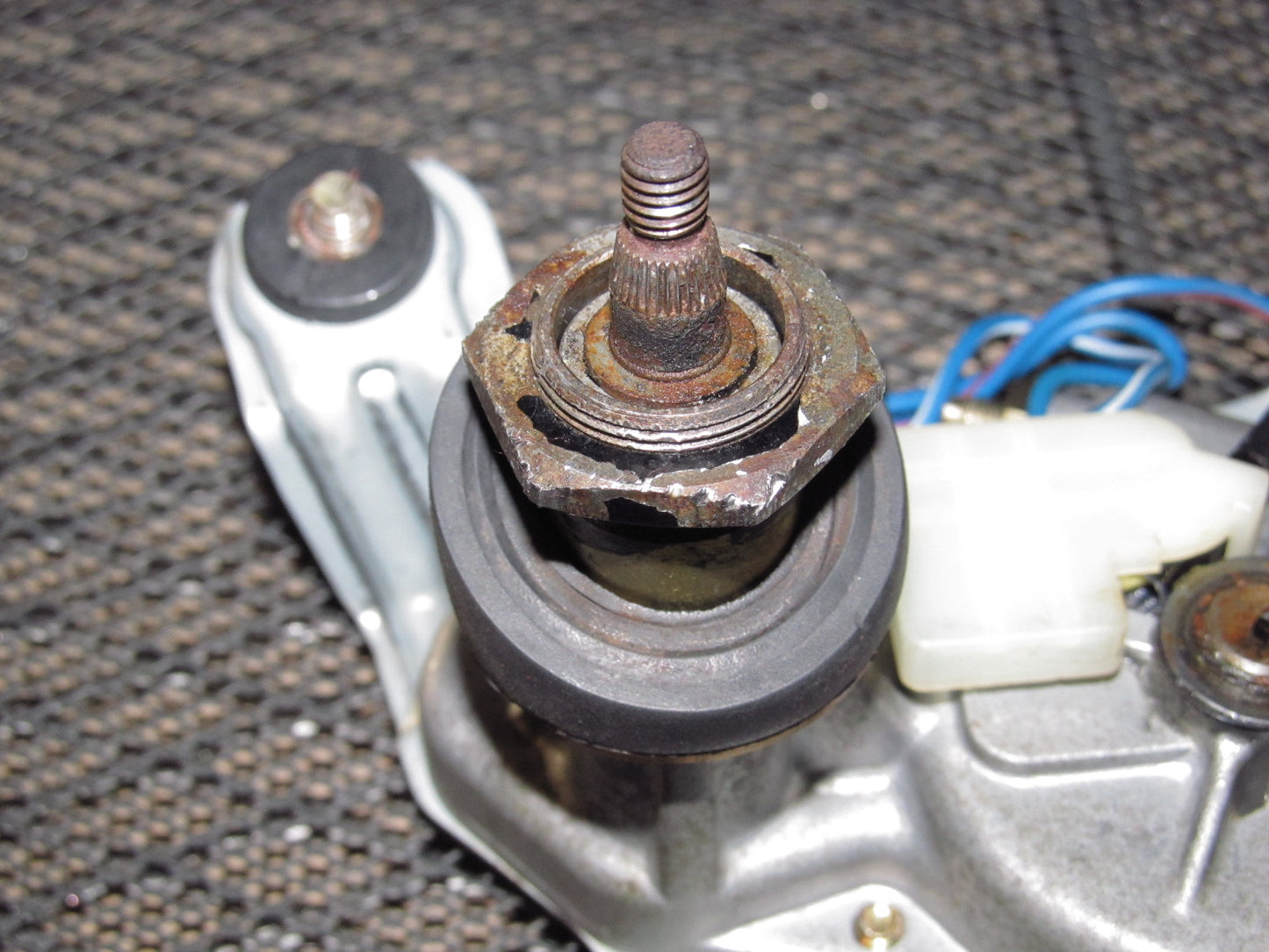 94 95 96 97 Mitsubishi 3000GT OEM Rear Wiper Motor