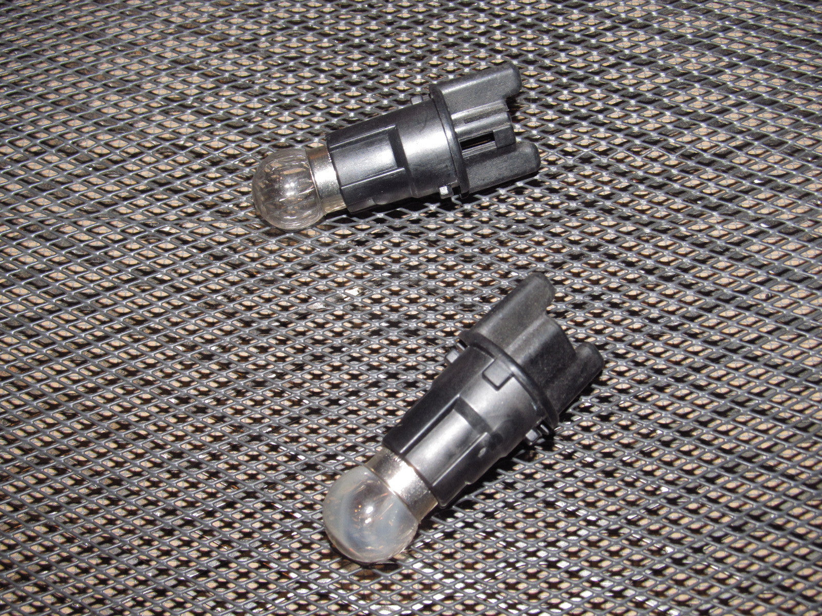 90 91 92 93 Mazda Miata OEM Rear License Plate Bulb Socket