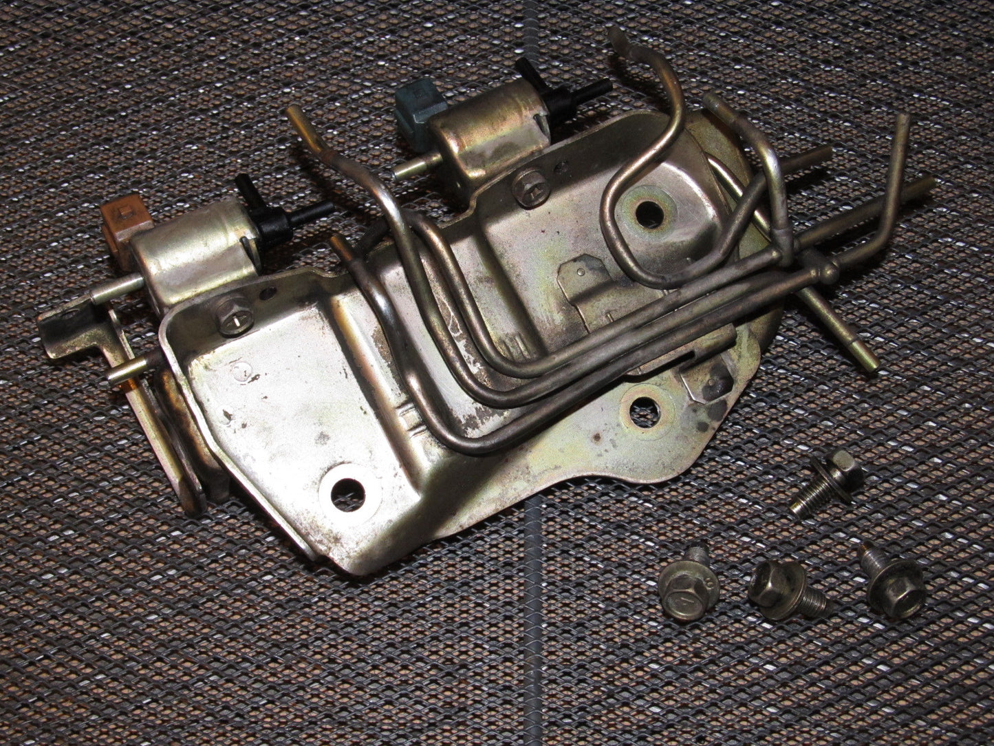 89 90 Nissan 240SX OEM VSV Vacuum Valve & Bracket