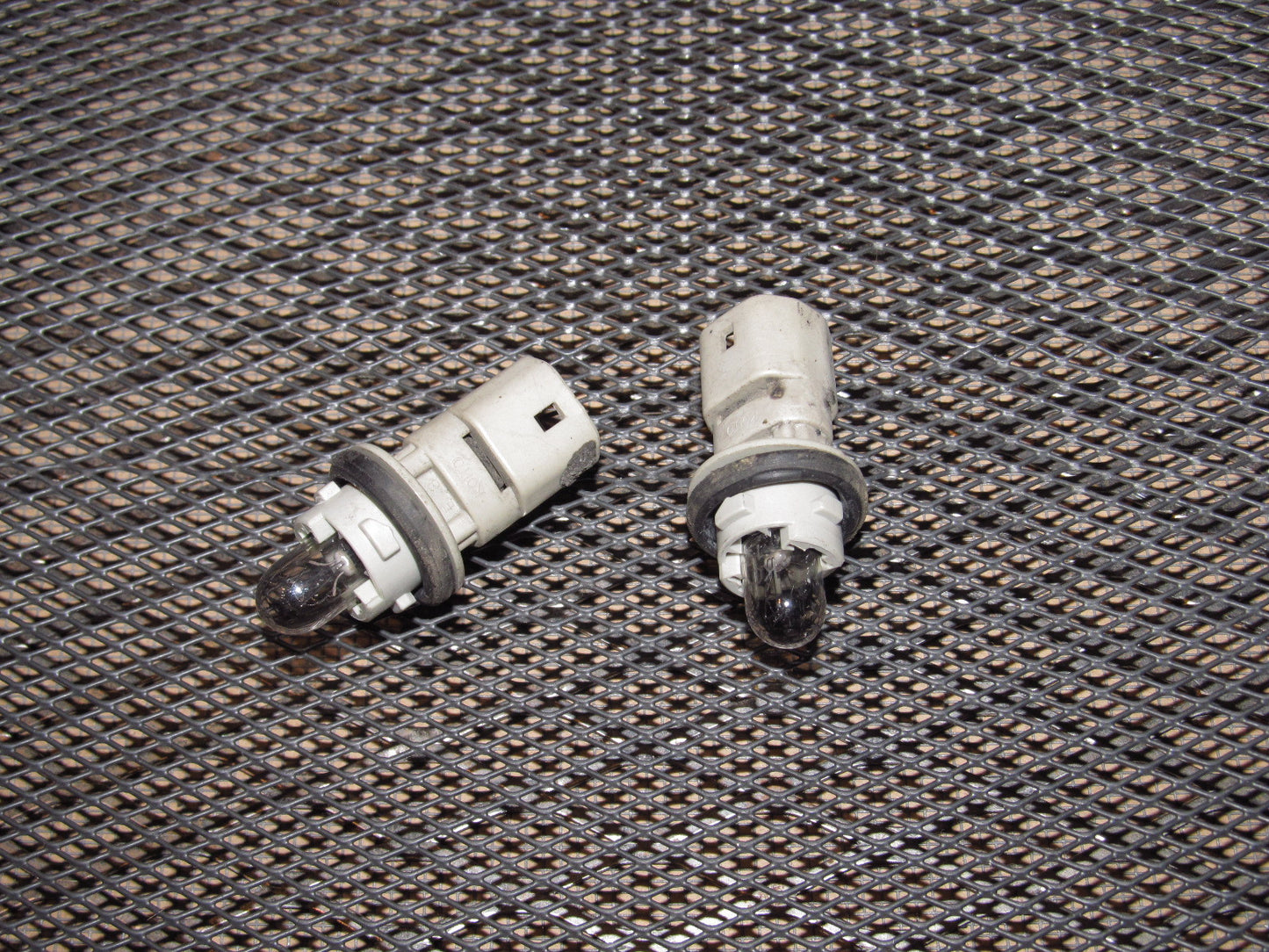 90 91 92 93 Mazda Miata OEM Front Side Marker Bulb Socket
