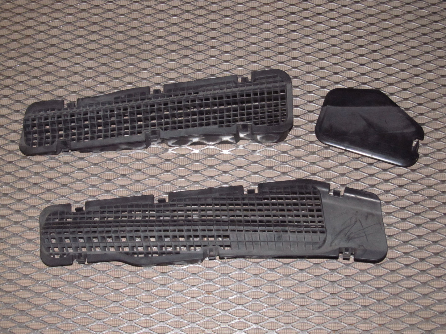 94 95 96 97 Mitsubishi 3000GT OEM Exterior Wiper Cowl Drain Panel Cover