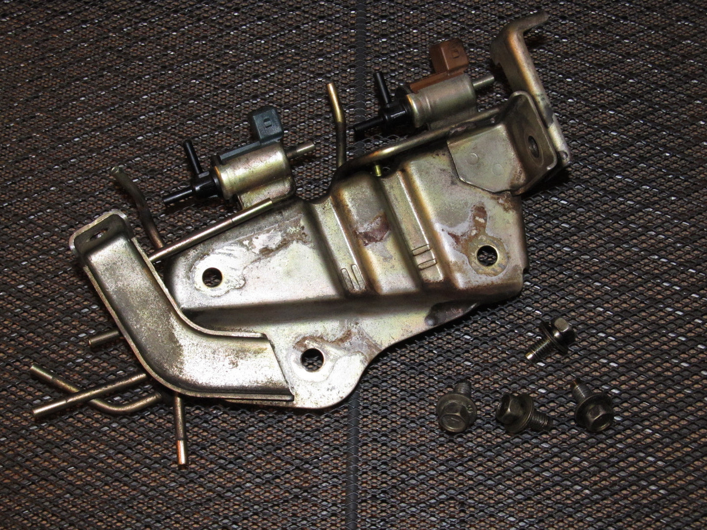 89 90 Nissan 240SX OEM VSV Vacuum Valve & Bracket