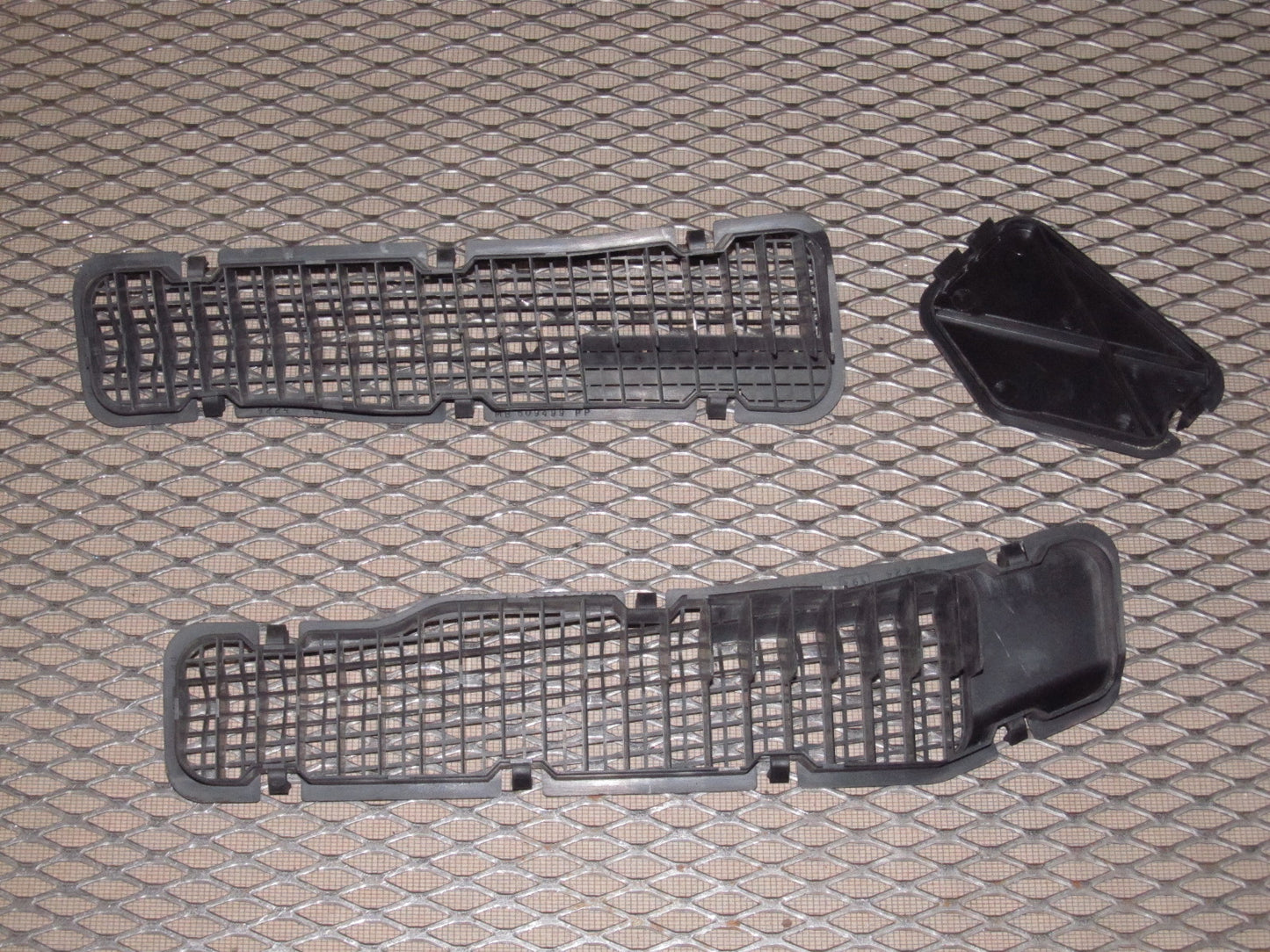 94 95 96 97 Mitsubishi 3000GT OEM Exterior Wiper Cowl Drain Panel Cover
