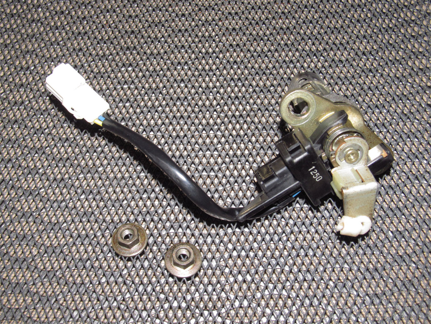 90 91 92 93 94 95 96 Nissan 300zx OEM Trunk Hatch Lock Cylinder Tumbler