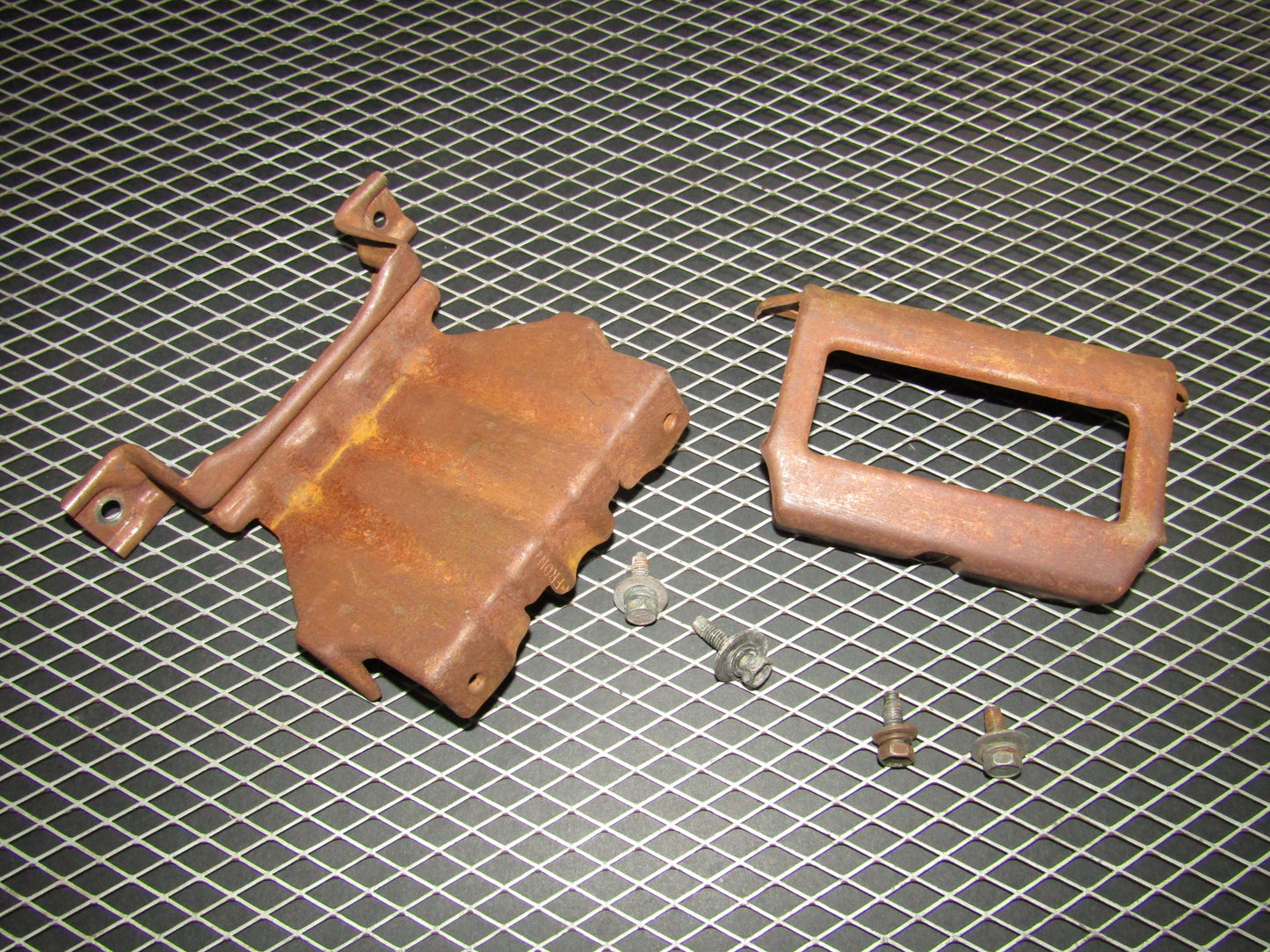 94 95 96 97 Mitsubishi 3000GT OEM Center Console Mounting Bracket