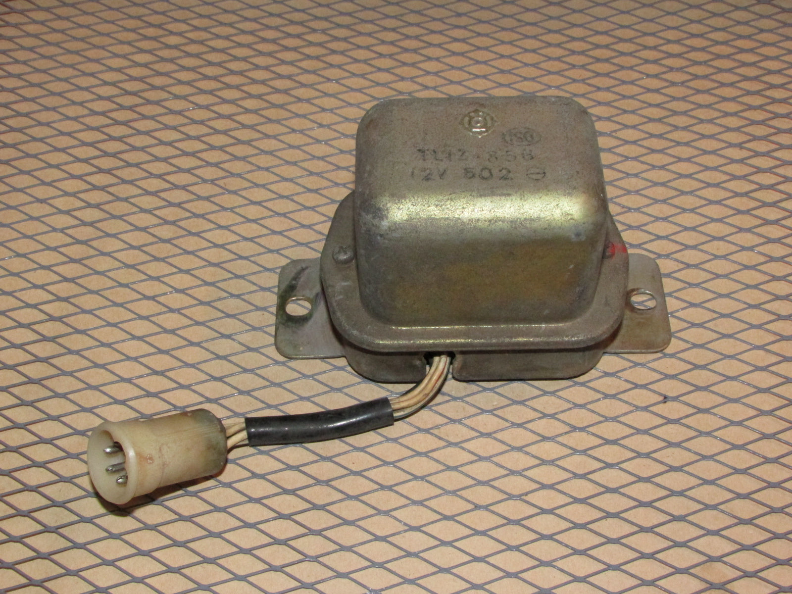 75 76 Datsun 280z OEM Temp Compensated Voltage Regulator TL1Z-85B