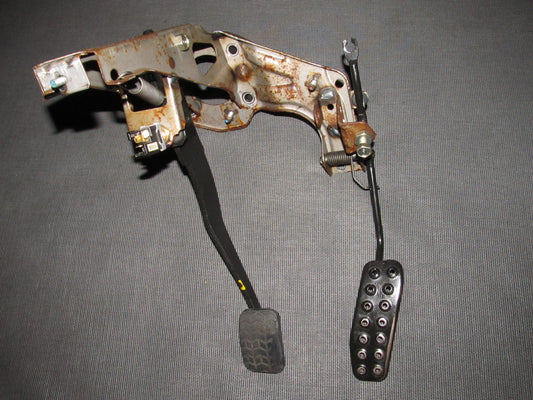 90 91 92 93 Mazda Miata OEM Manual Gas & Brake Pedal Assembly