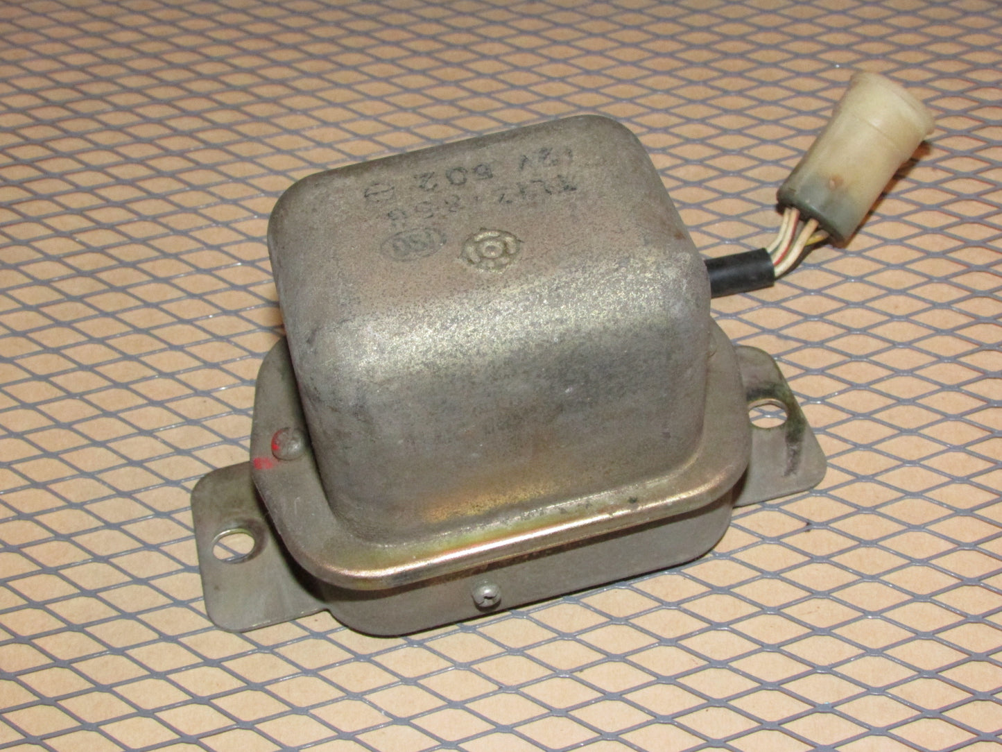 75 76 Datsun 280z OEM Temp Compensated Voltage Regulator TL1Z-85B