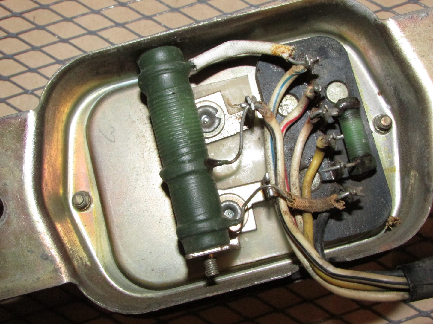 75 76 Datsun 280z OEM Temp Compensated Voltage Regulator TL1Z-85B