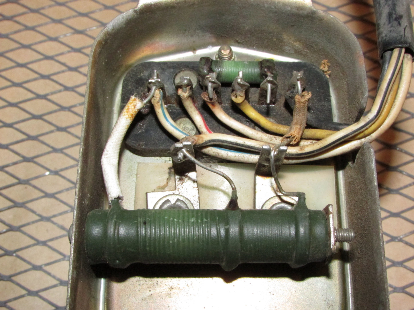75 76 Datsun 280z OEM Temp Compensated Voltage Regulator TL1Z-85B