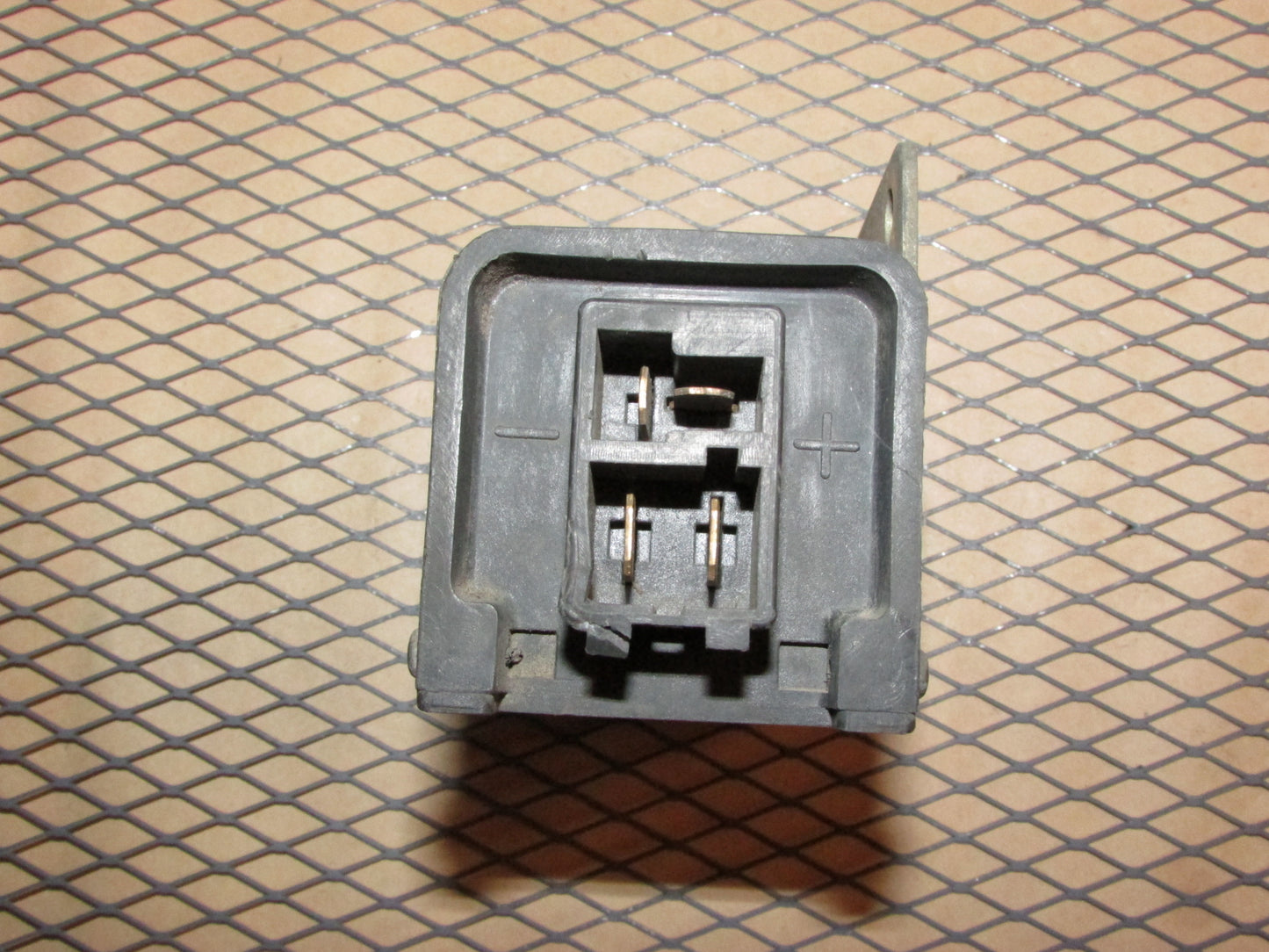 75 76 Datsun 280z OEM Relay Fuse 2A