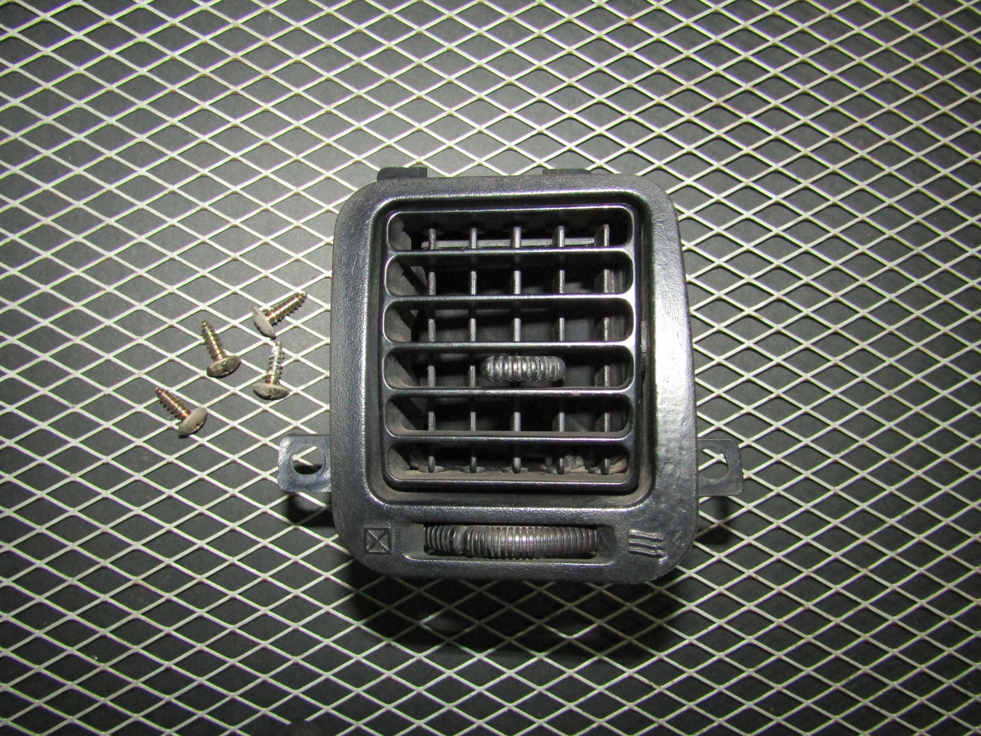 94 95 96 97 Mitsubishi 3000GT OEM Dash Air Vent Louver - Right