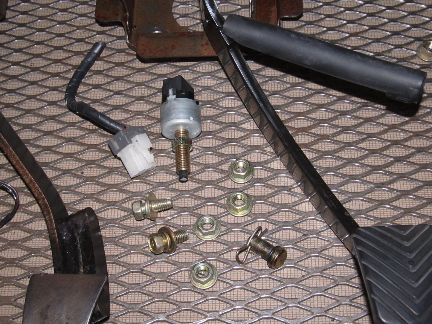 97 98 99 Mitsubishi Eclipse OEM M/T Pedal Assembly