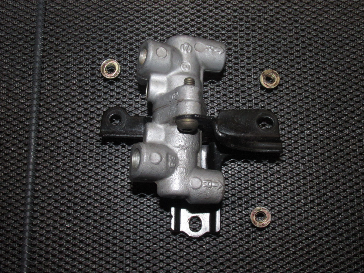 93 94 95 96 97 Honda Del Sol OEM None Abs Brake Proportional Valve