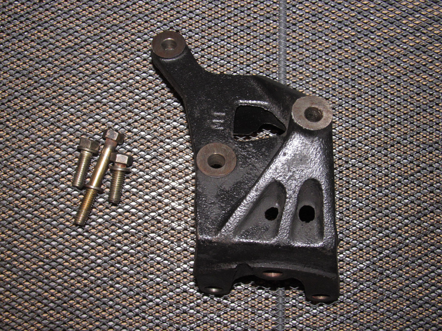 89 90 Nissan 240SX OEM Power Steering Pump Bracket