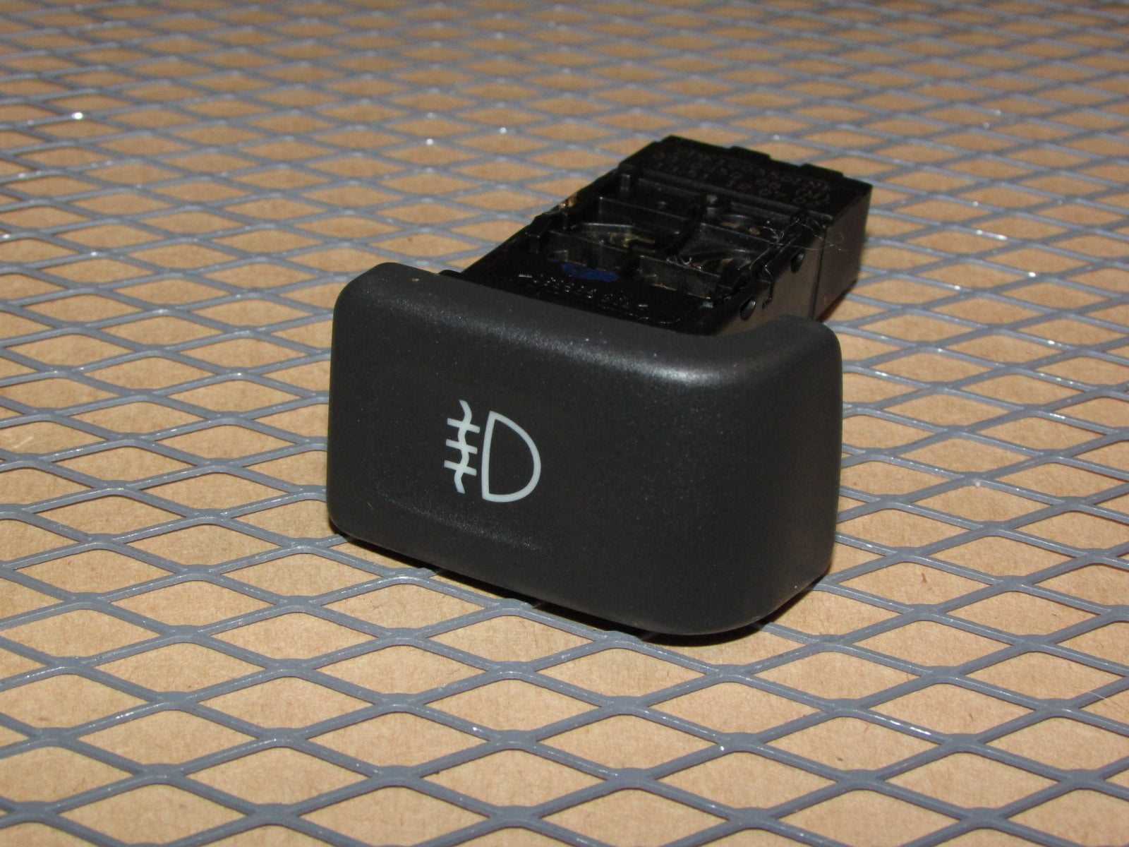 02 03 Land Rover Freelander OEM Fog Light Switch – Autopartone