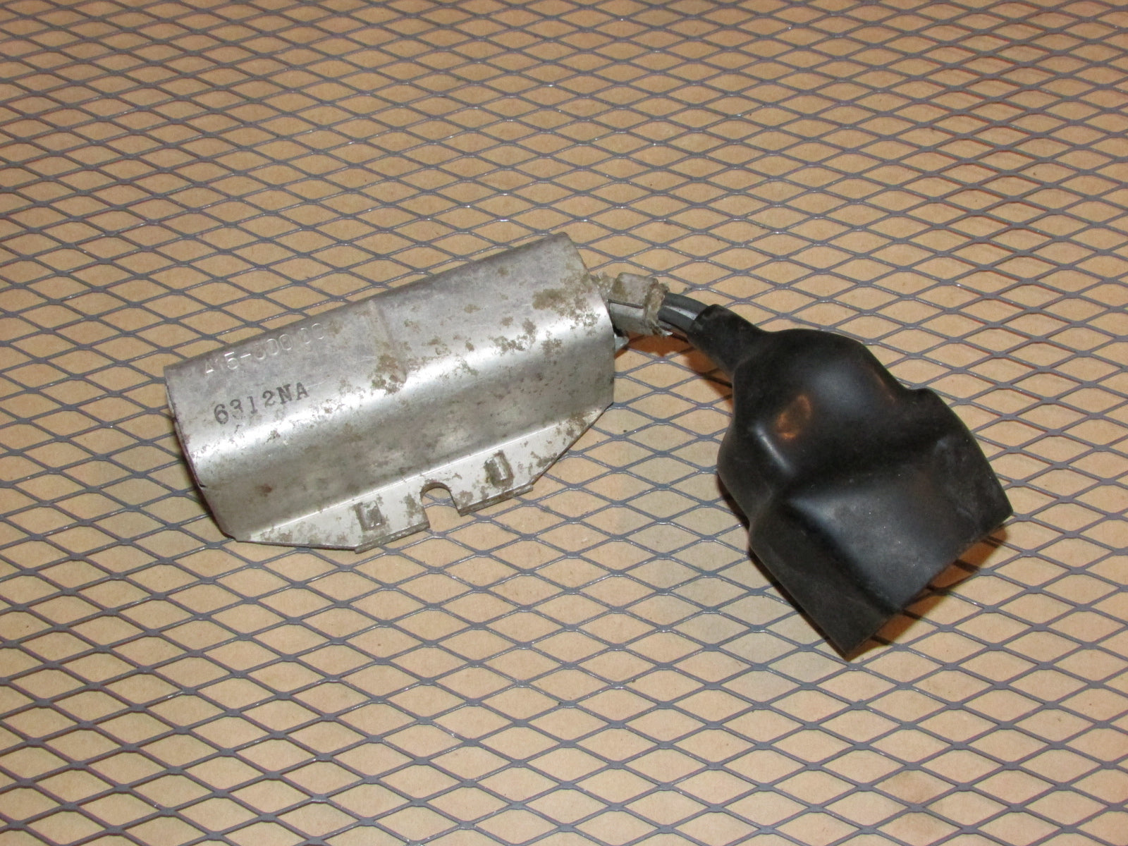 75 76 Datsun 280z OEM Fuel Injector Dropping Resistor A15000 004