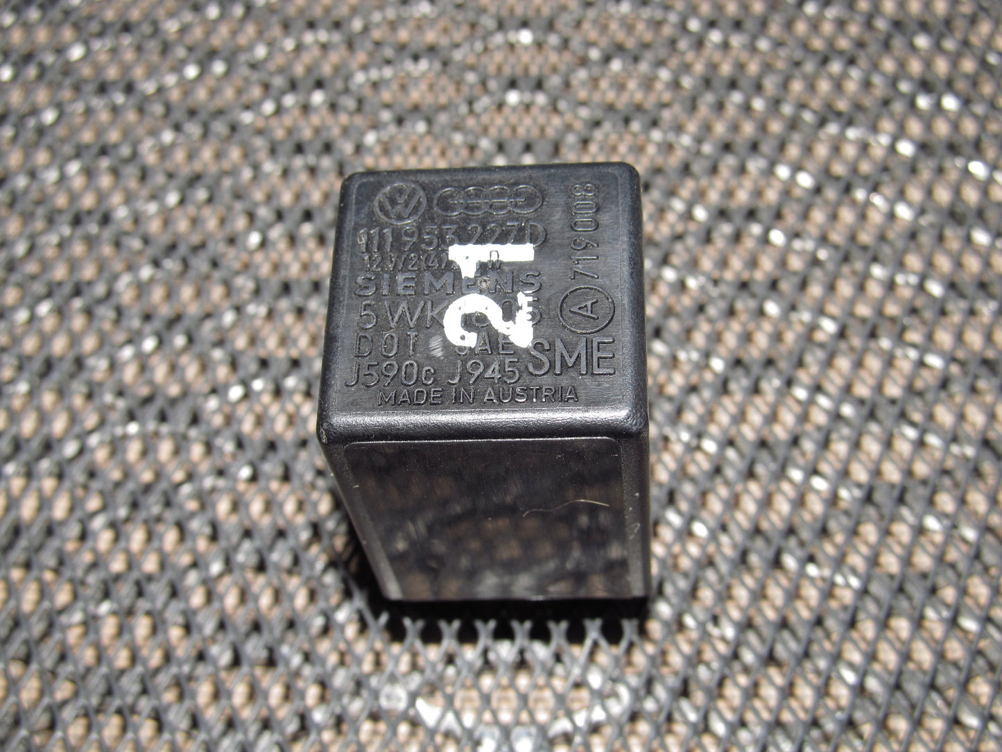 83-85 Porsche 944 OEM Relay 111953227D