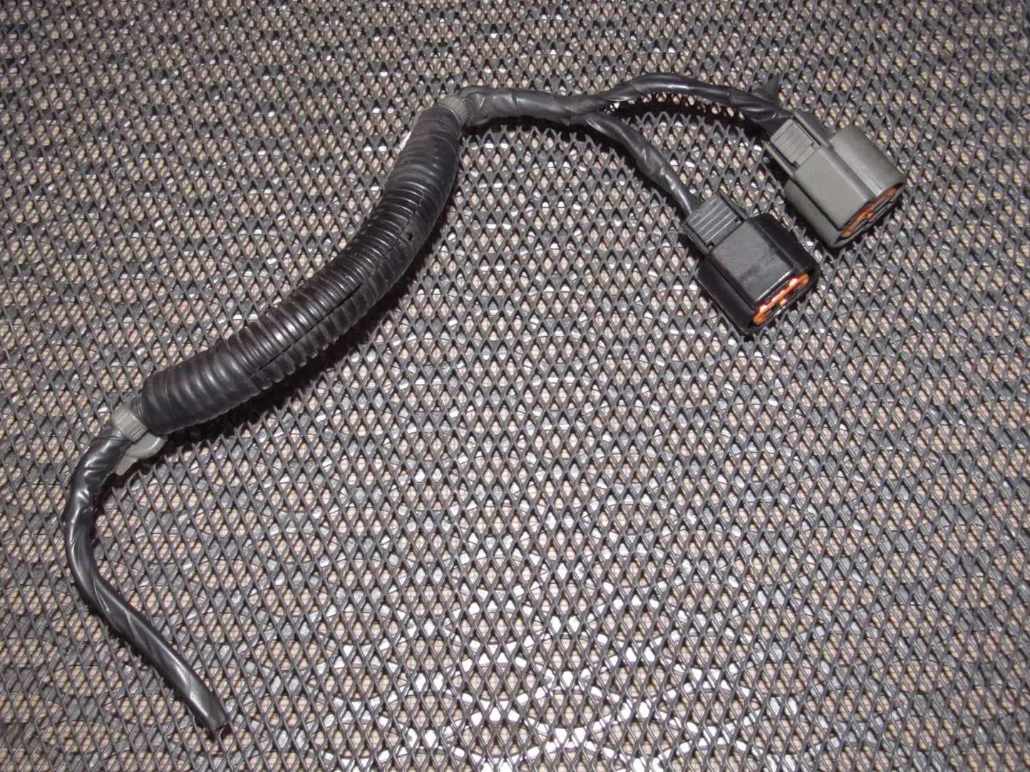 94 95 96 97 Mitsubishi 3000GT OEM Engine Fan Harness - Left