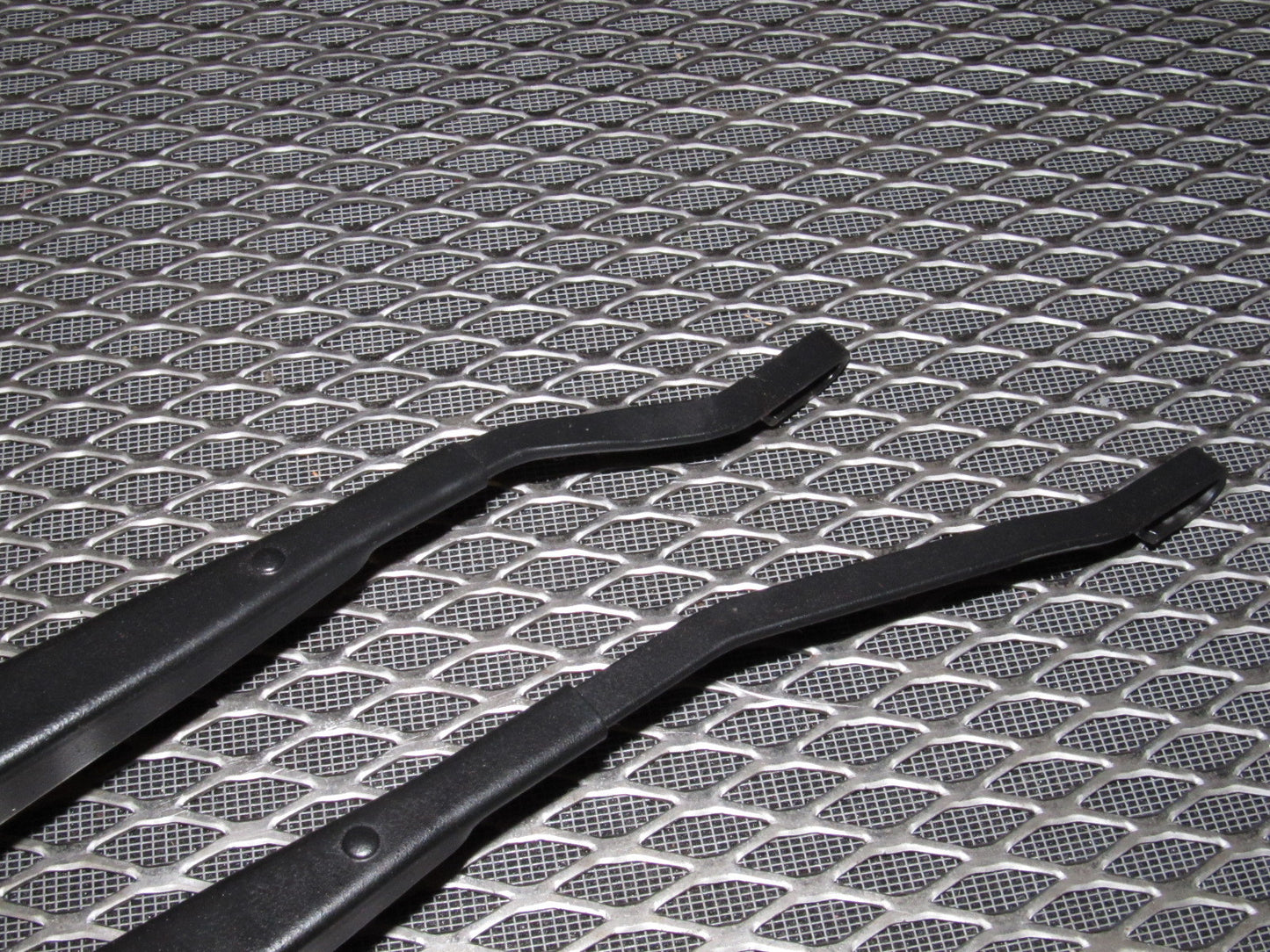 99 00 Mazda Miata OEM Front Wiper Arm Set
