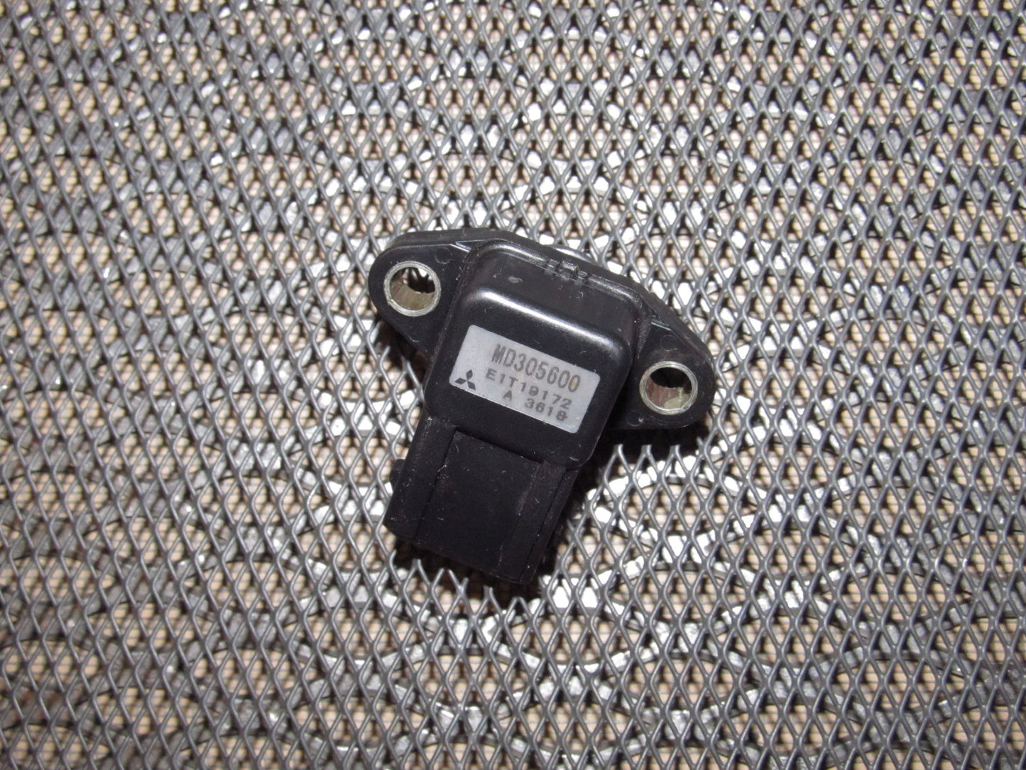 94 95 96 97 Mitsubishi 3000GT OEM Map Sensor - MD605600