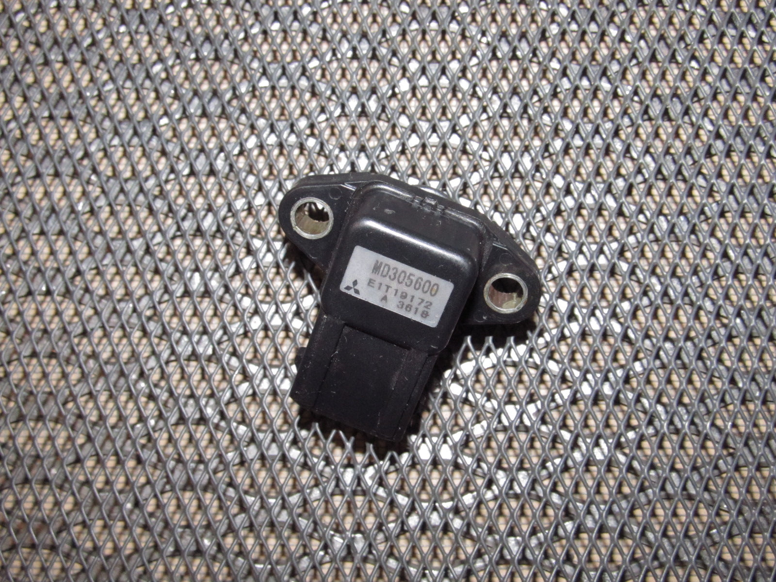 94 95 96 97 Mitsubishi 3000GT OEM Map Sensor - MD605600