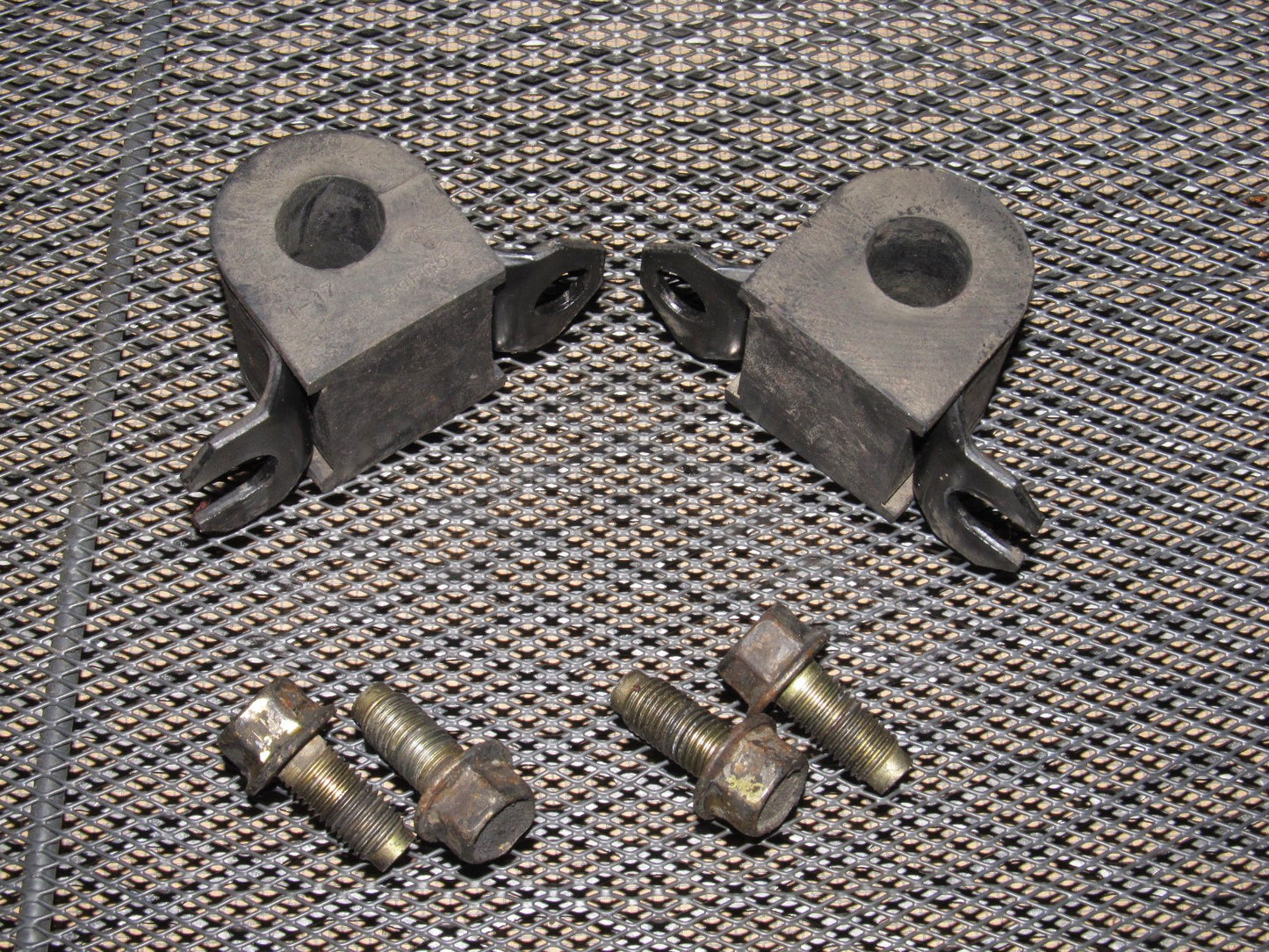89 90 Nissan 240SX OEM Stabilizer Mount - Rear Set