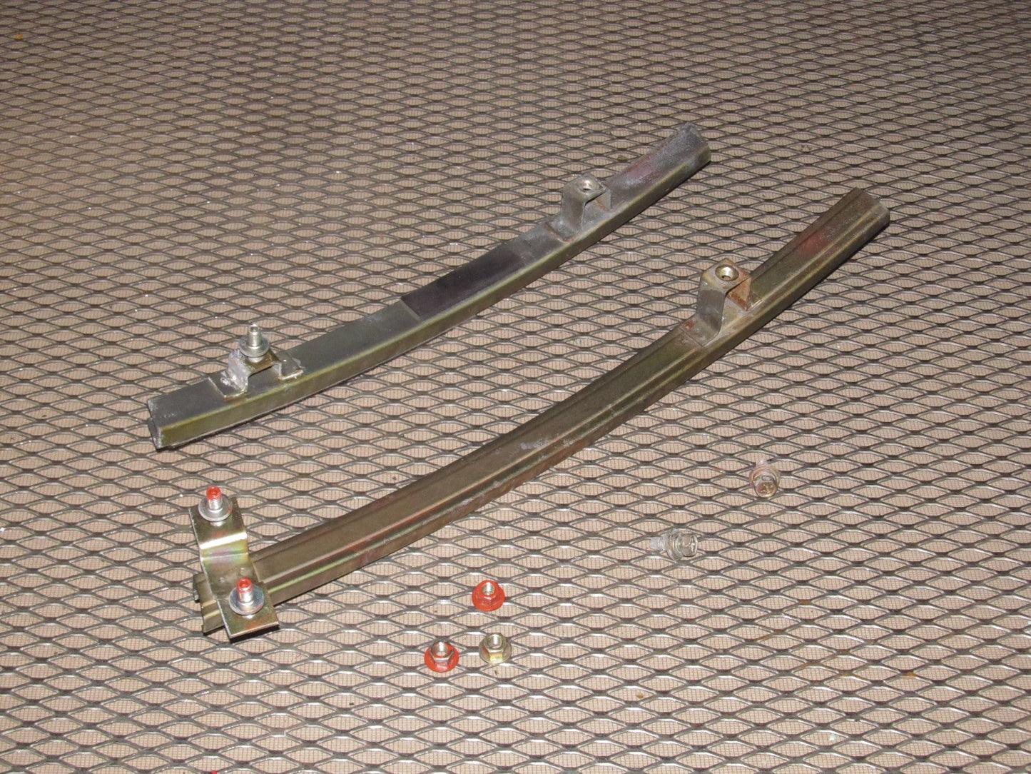 94 95 96 97 Mitsubishi 3000GT OEM Window Regulator Guide - Front Left