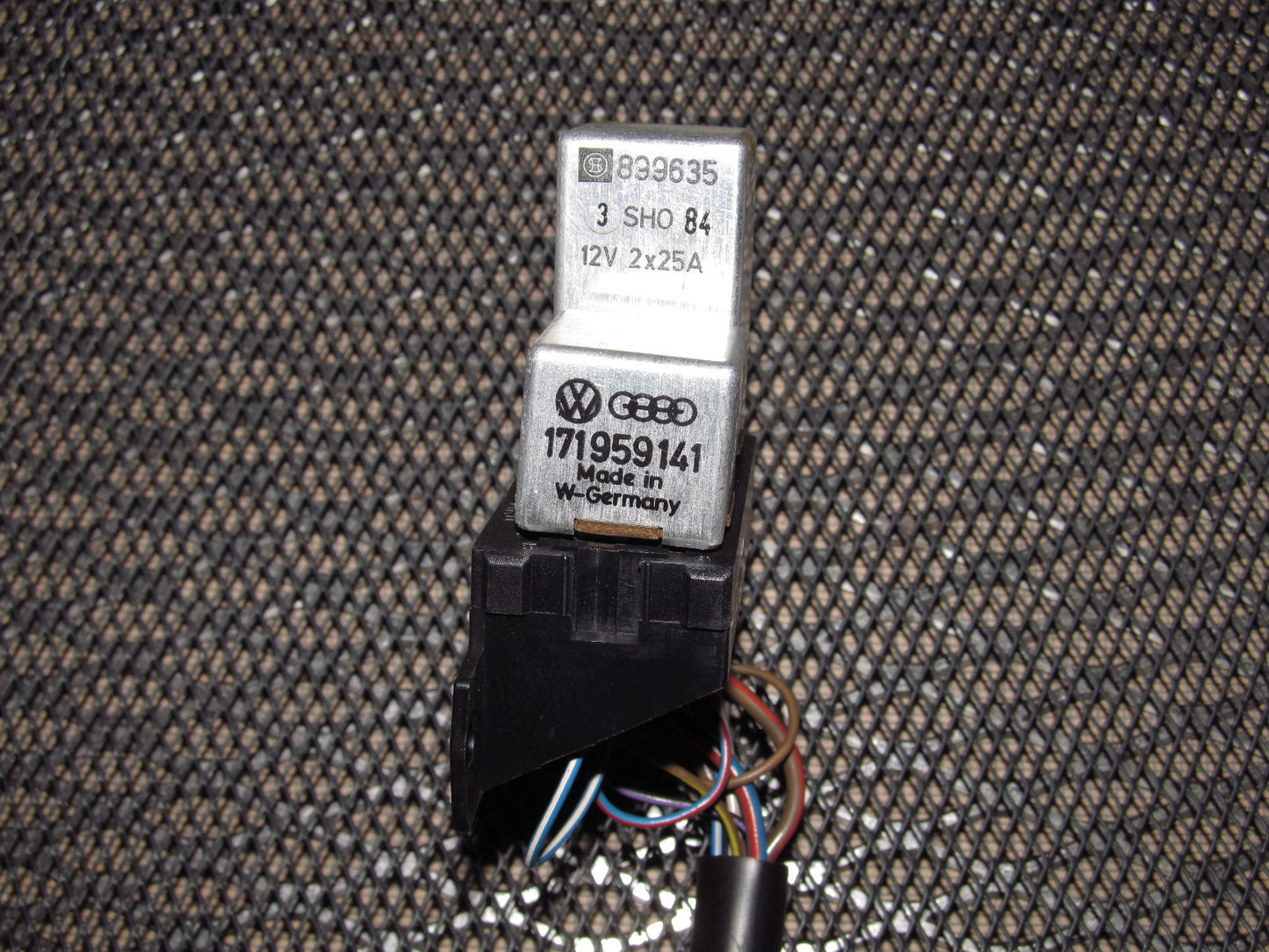 83-85 Porsche 944 OEM Relay Box 94451511300 & 899739