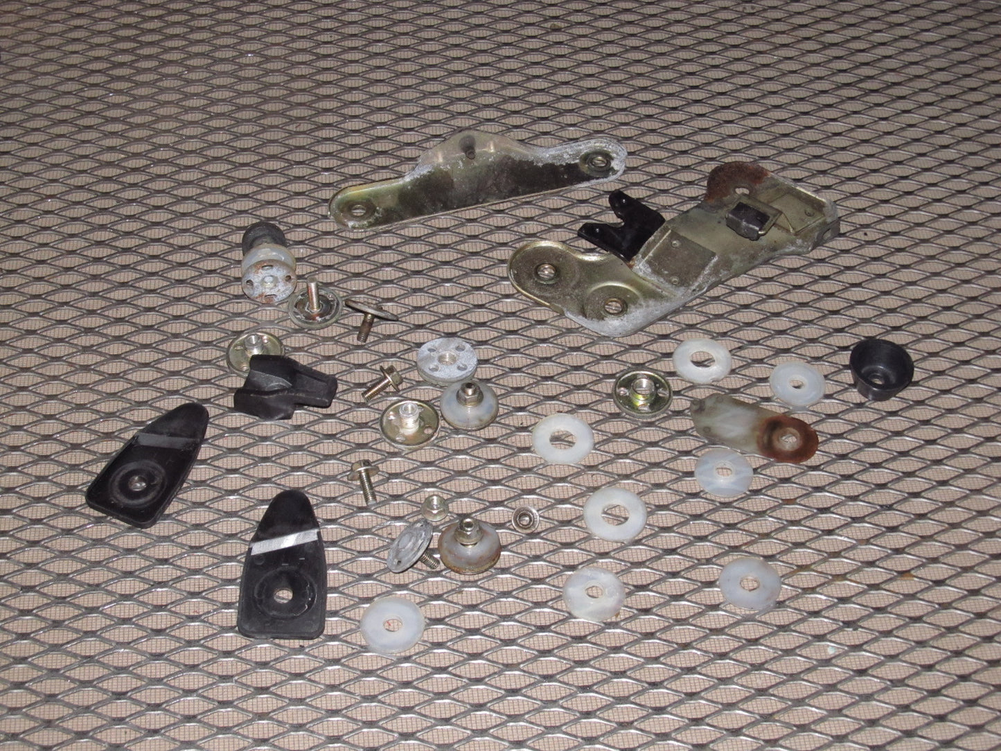 95 96 97 Mitsubishi 3000GT OEM Window Mounting Hardware - Front Left