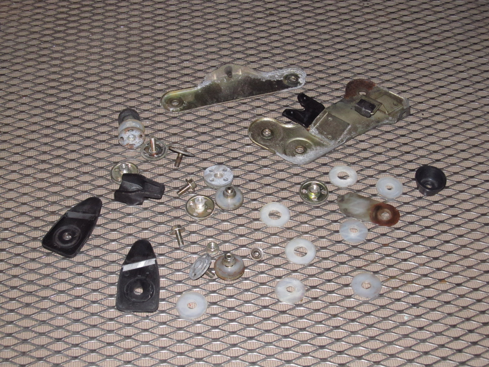 95 96 97 Mitsubishi 3000GT OEM Window Mounting Hardware - Front Left