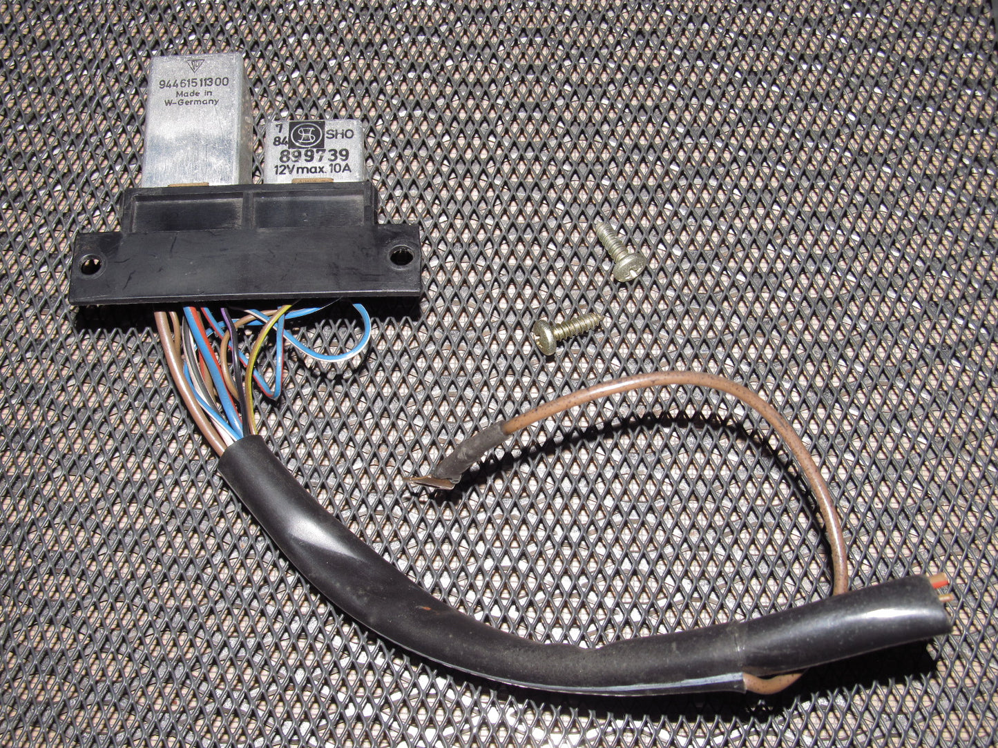 83-85 Porsche 944 OEM Relay Box 94451511300 & 899739