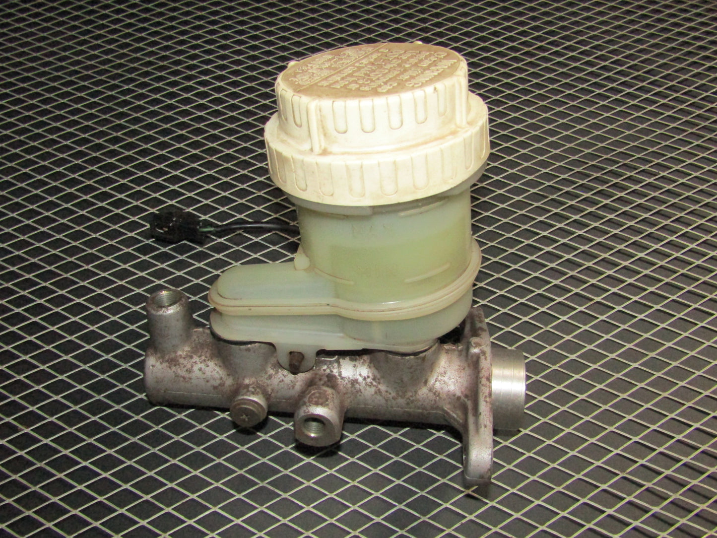94 95 96 97 Mitsubishi 3000GT OEM Master Brake Cylinder