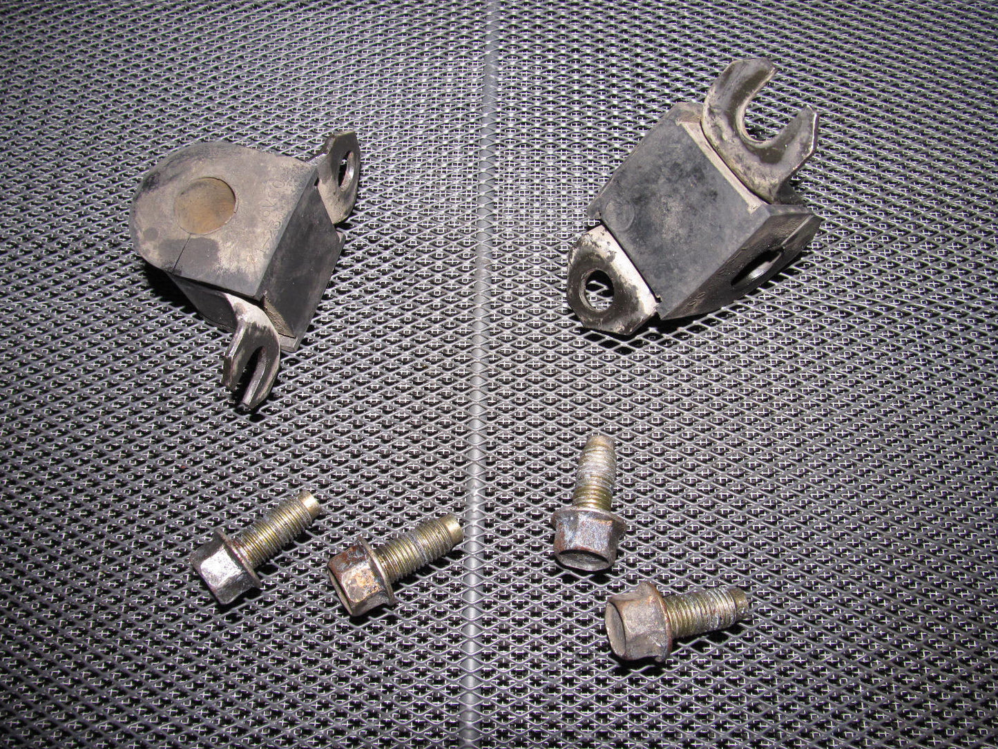 90-96 Nissan 300zx OEM Sway Stabilizer Bar Mount - Rear Set