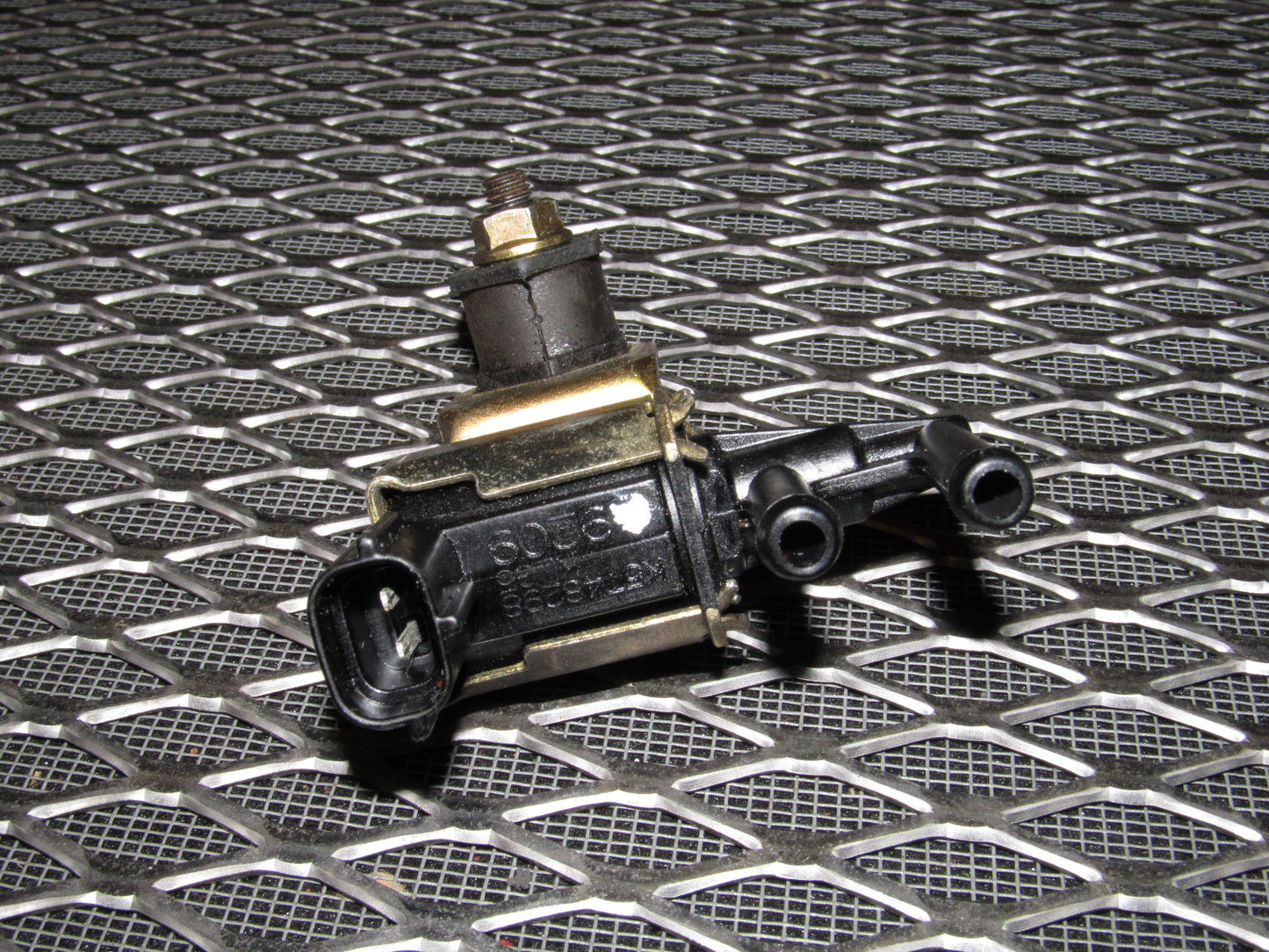 99 00 Mazda Miata OEM VSV Vacuum Switch Valve K5T48298