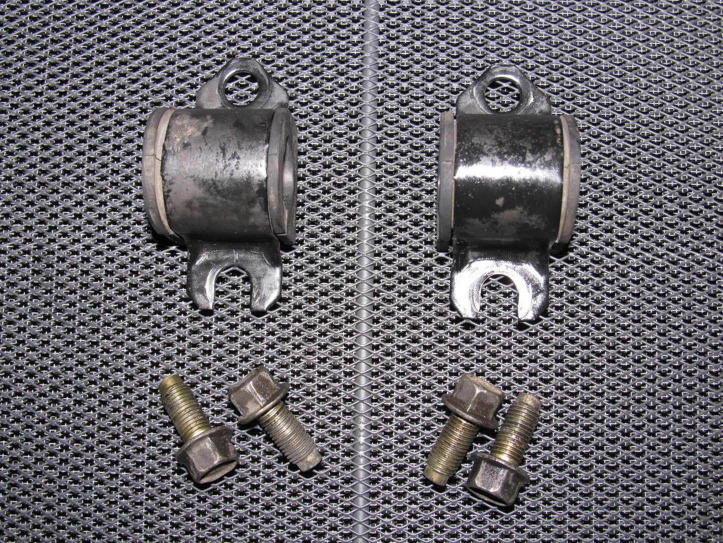 90-96 Nissan 300zx OEM Rear Sway Stabilizer Bar Mount - Front Set
