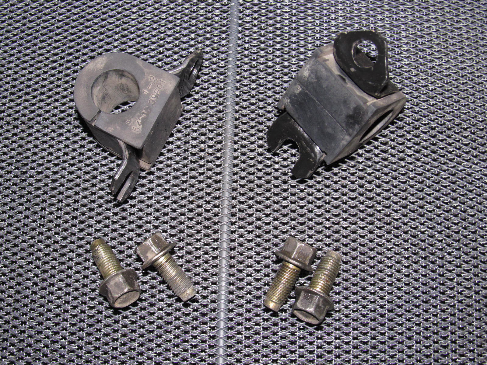 90-96 Nissan 300zx OEM Rear Sway Stabilizer Bar Mount - Front Set
