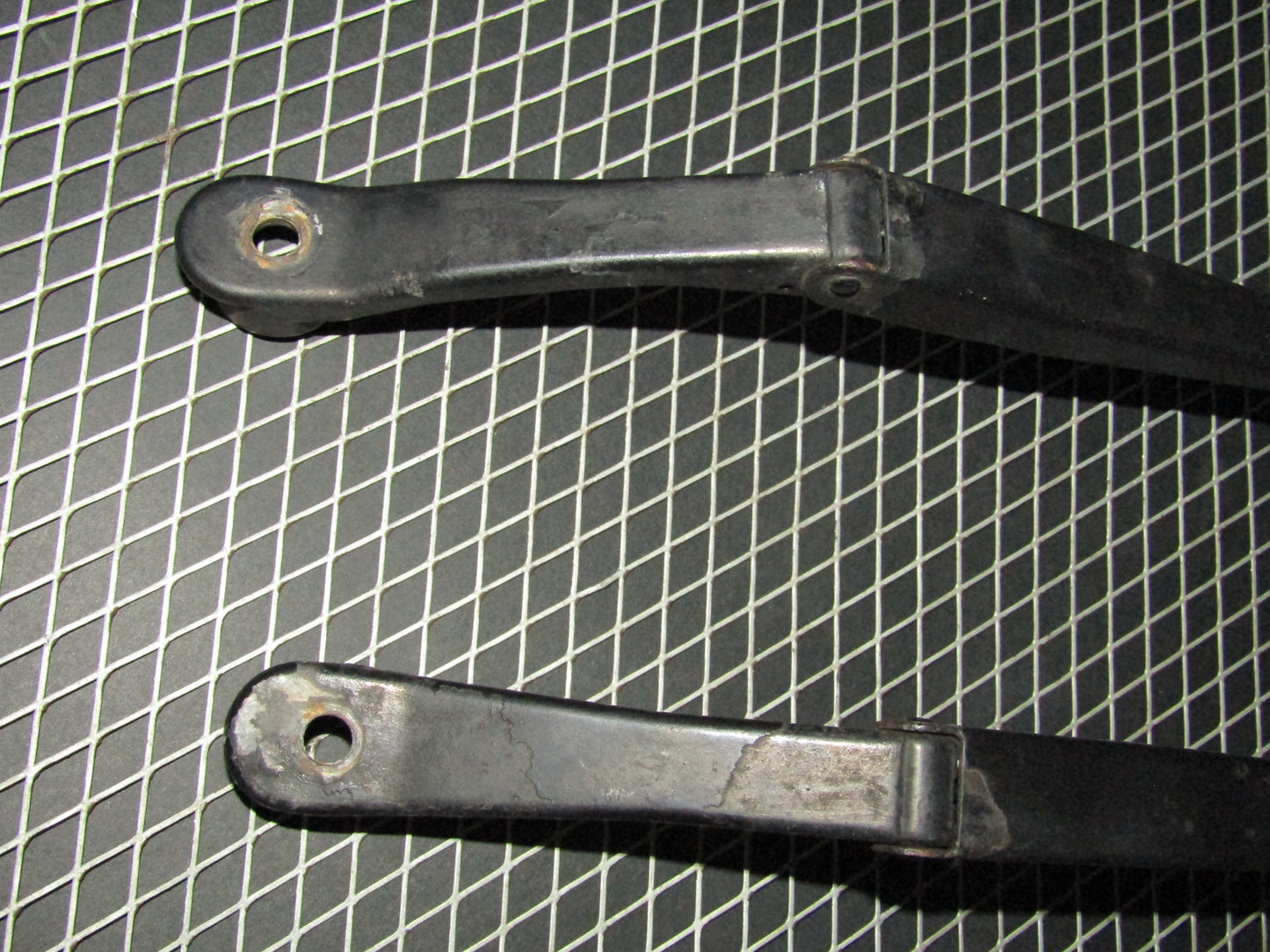 94 95 96 97 Mitsubishi 3000GT OEM Front Wiper Arm Set