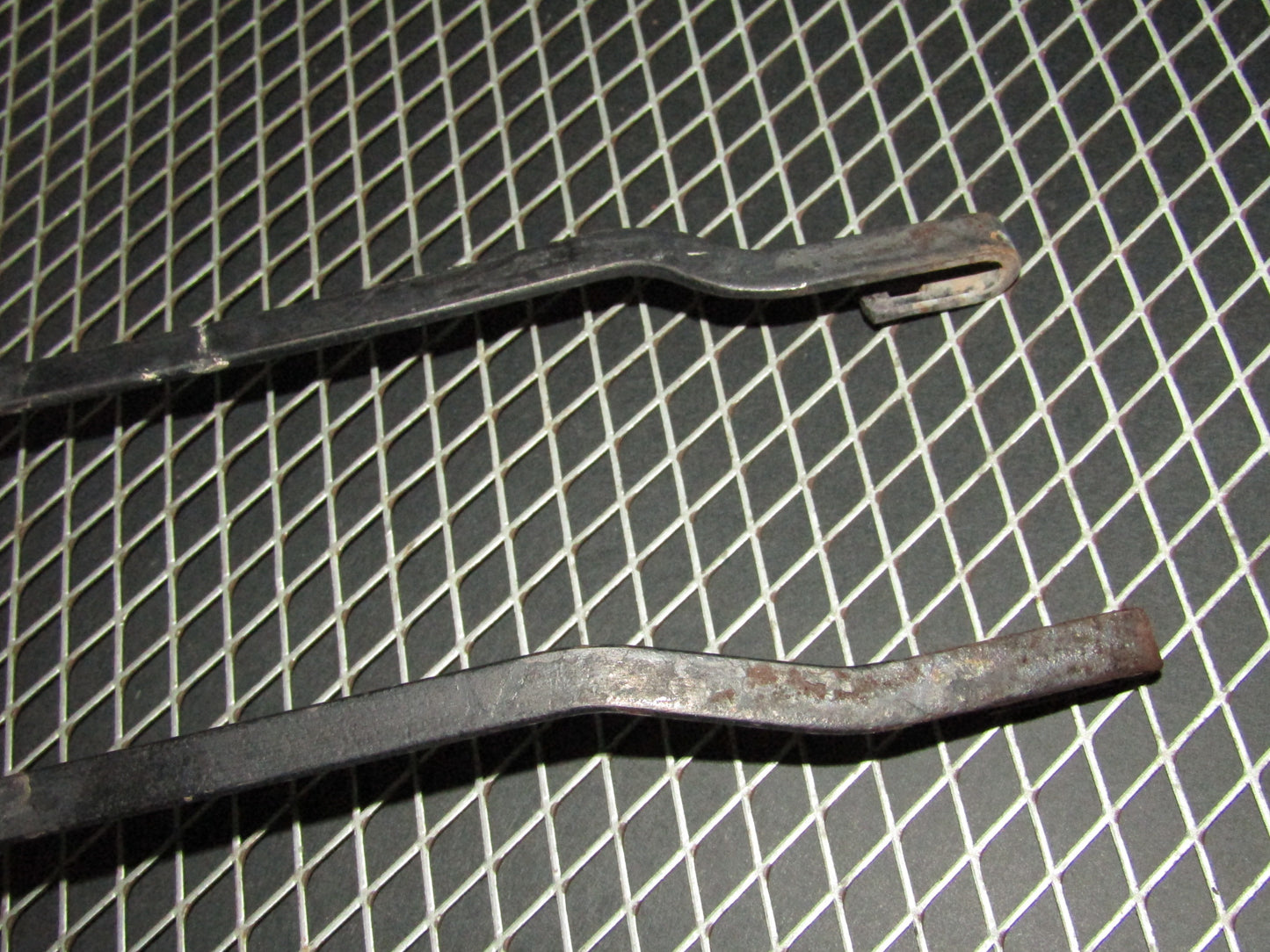 94 95 96 97 Mitsubishi 3000GT OEM Front Wiper Arm Set