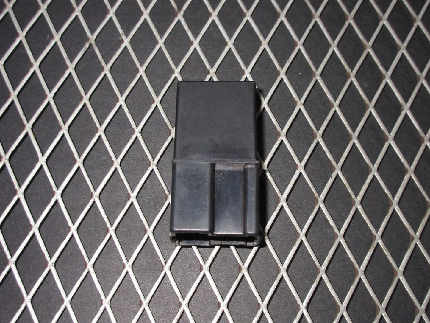 94 95 96 97 Mitsubishi 3000GT OEM Relay MB629083 12V
