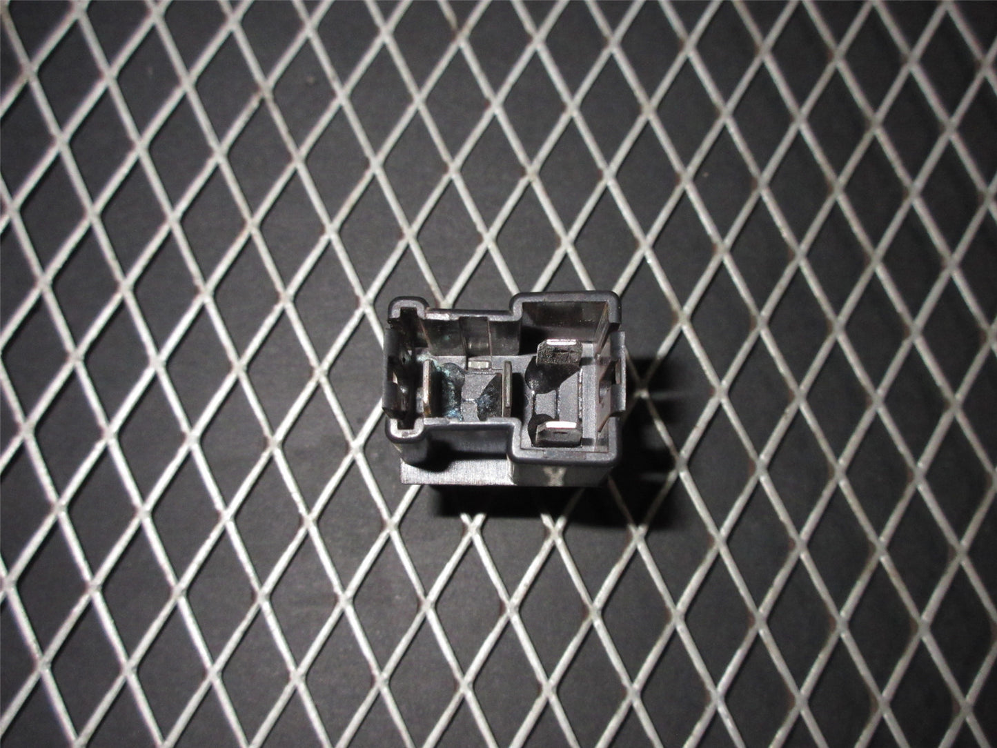 94 95 96 97 Mitsubishi 3000GT OEM Relay MB629083 12V