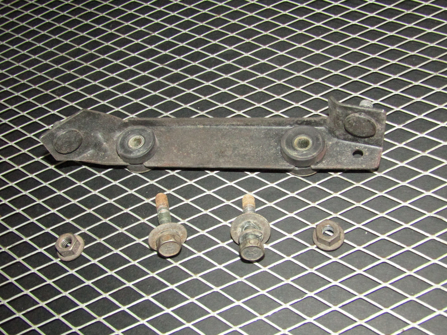 94 95 96 97 Mitsubishi 3000GT OEM A/C Fitting Hose Holder Bracket