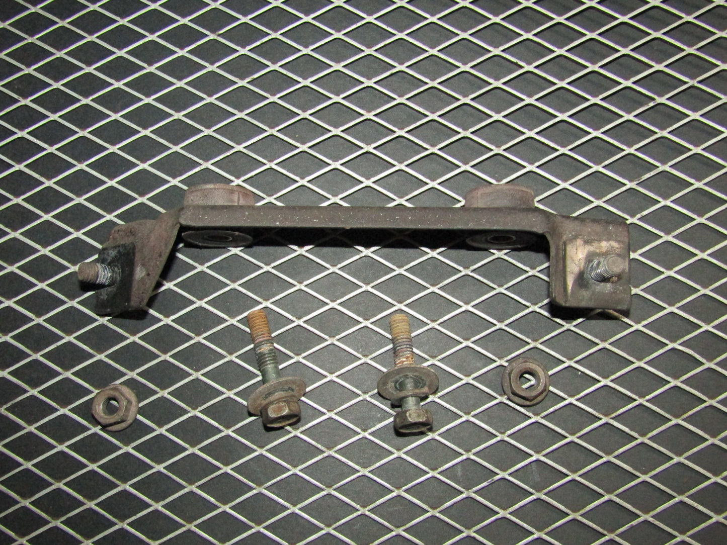 94 95 96 97 Mitsubishi 3000GT OEM A/C Fitting Hose Holder Bracket