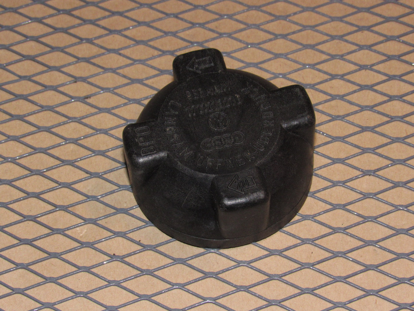 81 82 83 84 Volkswagen Rabbit OEM Coolant Over flow Tank Reservoir Cap