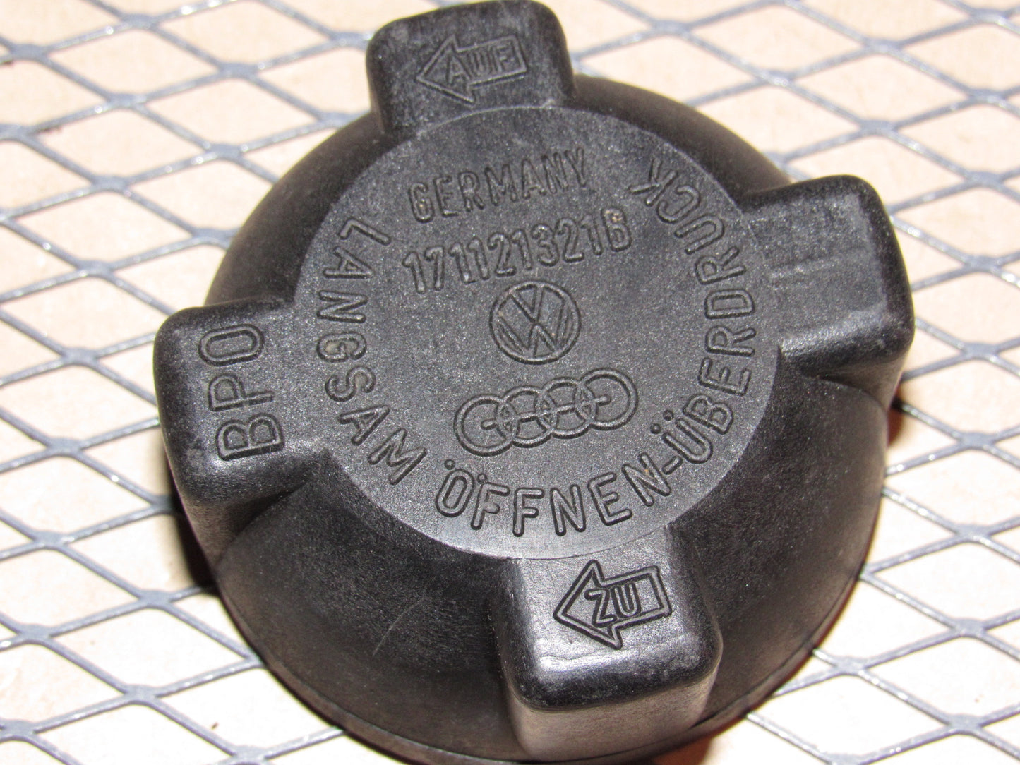 81 82 83 84 Volkswagen Rabbit OEM Coolant Over flow Tank Reservoir Cap