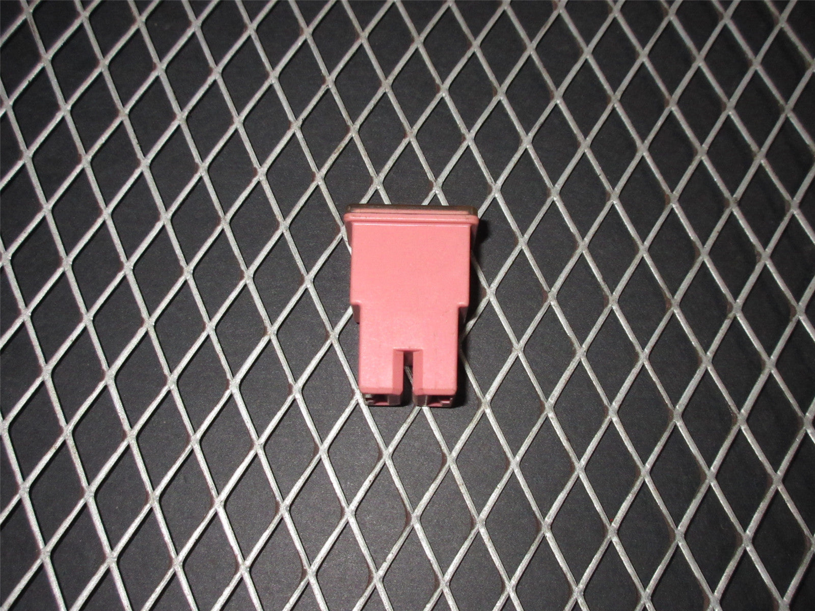 94 95 96 97 Mitsubishi 3000GT OEM 30A Pal Fuse - Pink